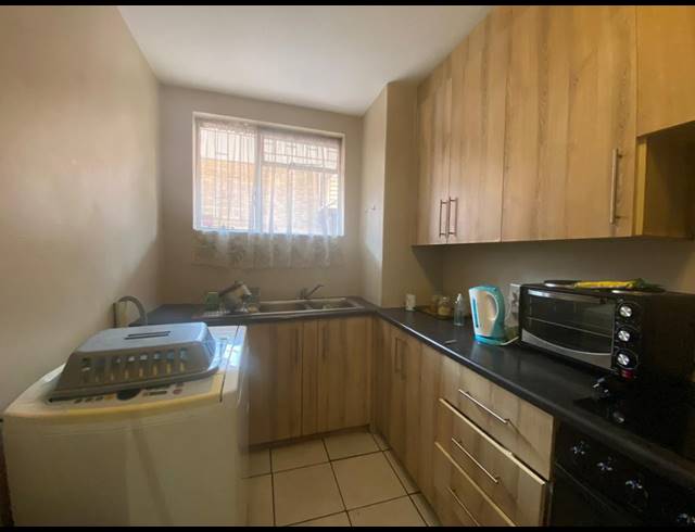 2 BEDROOM APARTMENT FOR SALE IN VANDERBIJLPARK CW 3